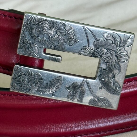 Gucci 709979 Unisex Red Leather Belt with Engraved design G Buckle, 105, 100cm - Picture 5 of 15